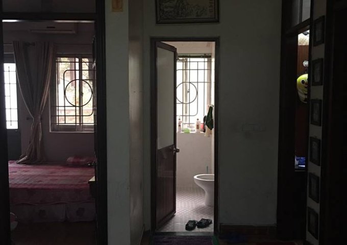 Chính chủ bán căn hộ góc 2 ban công, tầng 2 tại ngõ 6 Trần Hữu Dực