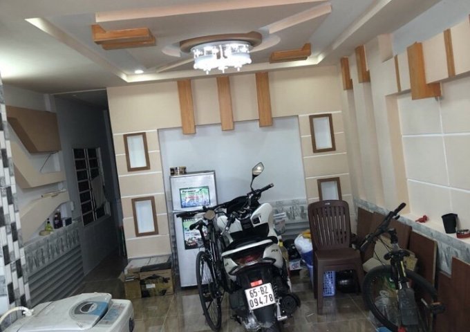 Bán nhà 1 trệt, 1 lầu trục chính hẻm 482 đường 30/4, Cần Thơ, đối diện đài truyền hình