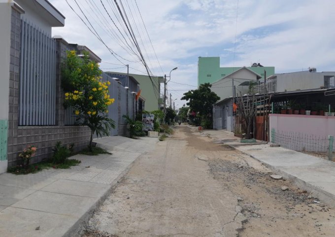 Bán đất thổ cư gần biển đường Nguyễn Chích đi vào thuộc phường Vĩnh Hòa, Nha Trang.
