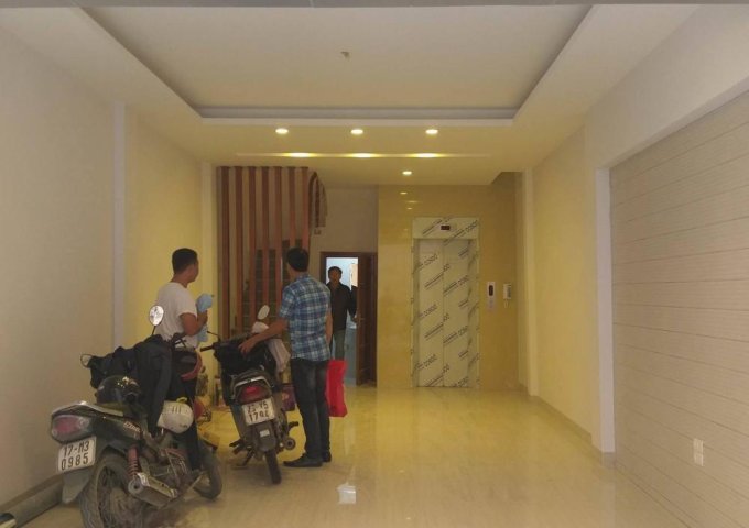 Bán nhà phân lô 376 Đường Bưởi Ba Đình , 5t 50m2 , đường oto vào nhà thoải mái . Giá 8.7 Tỷ