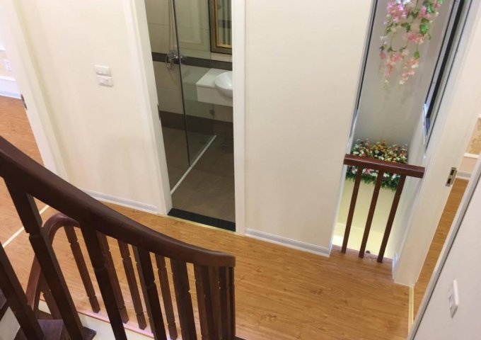 Bán nhà phân lô 376 Đường Bưởi Ba Đình , 5t 50m2 , đường oto vào nhà thoải mái . Giá 8.7 Tỷ