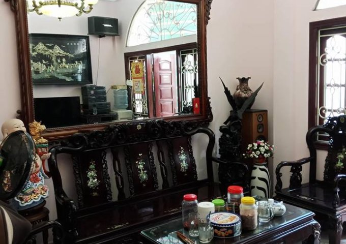 Bán gấp căn nhà 4 tầng, gần Đại Học Y Hà Nội