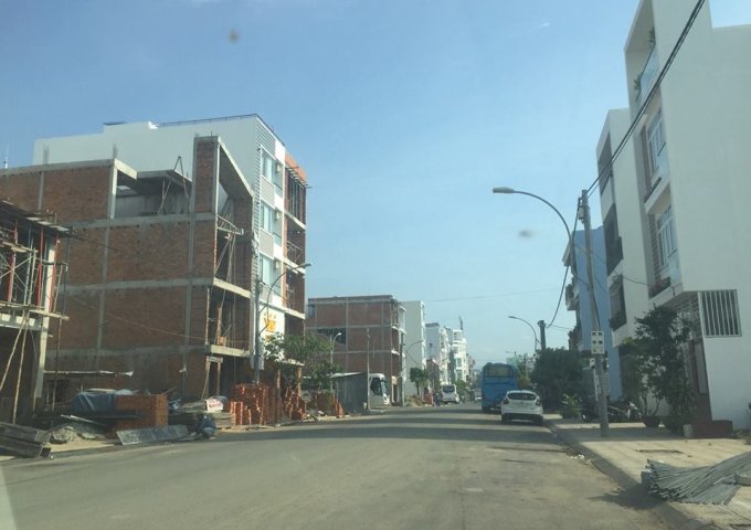 CHO THUÊ NHÀ MẶT PHỐ TẠI SỐ 143 TRẦN NHẬT DUẬT, TP. NHA TRANG [DT: 240m2 (7x25), GIÁ THUÊ: 50TR/THÁNG]