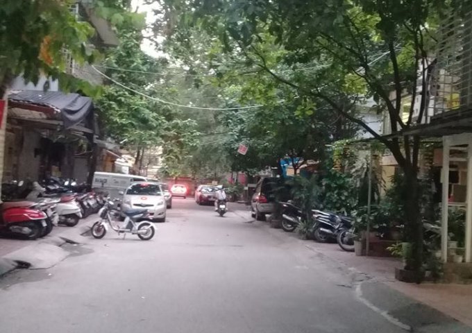 Bán nhà A25 tập thể Nghĩa Tân, 31m2 x 3 tầng, ô tô đỗ cửa. 3,2 tỷ