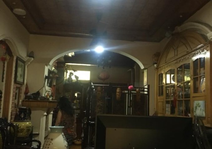 Bán nhà ngõ 25B Cát Linh, giá 5,1 tỷ, 50m2, 4 tầng, hướng Đông