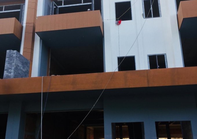 Bán nhà liền kề cạnh Lotte Mart, chân cầu Tiên Sơn, Đà Nẵng