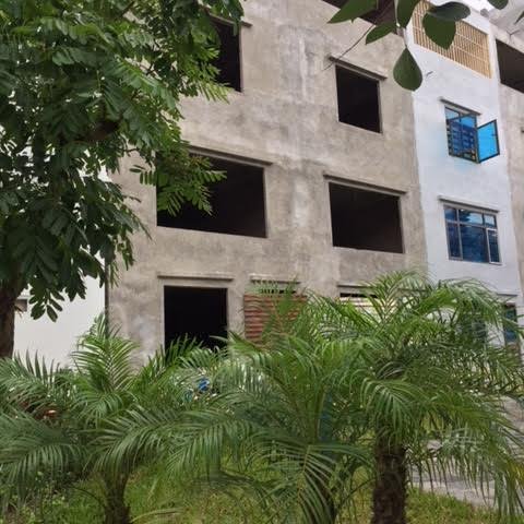 Bán nhà xây thô 3 tầng hoàn thiện mặt tiền (mặt phố đêm khu đô thị Petro Thăng Long, TP Thái Bình