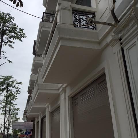 Bán nhà xây thô 3 tầng hoàn thiện mặt tiền (mặt phố đêm khu đô thị Petro Thăng Long, TP Thái Bình