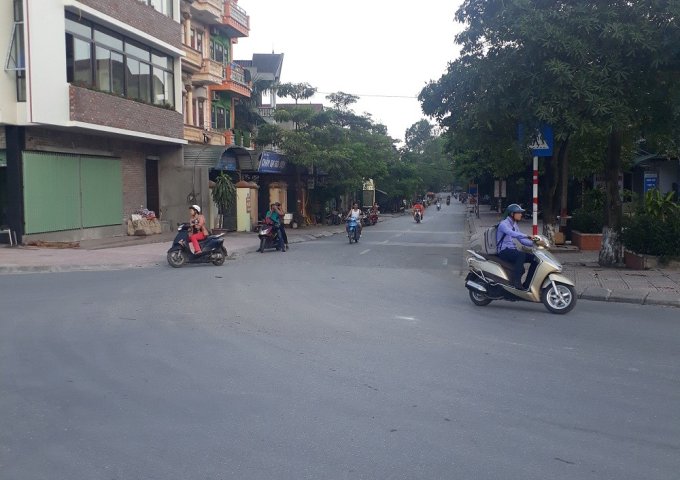 Bán đất tổ 18 Thượng Thanh, DT 41m2, ô tô đỗ cửa, giá hợp lý. LH Ninh 0931705288