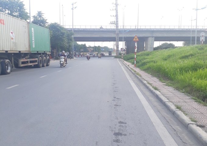 Bán đất tổ 18 Thượng Thanh, DT 41m2, ô tô đỗ cửa, giá hợp lý. LH Ninh 0931705288