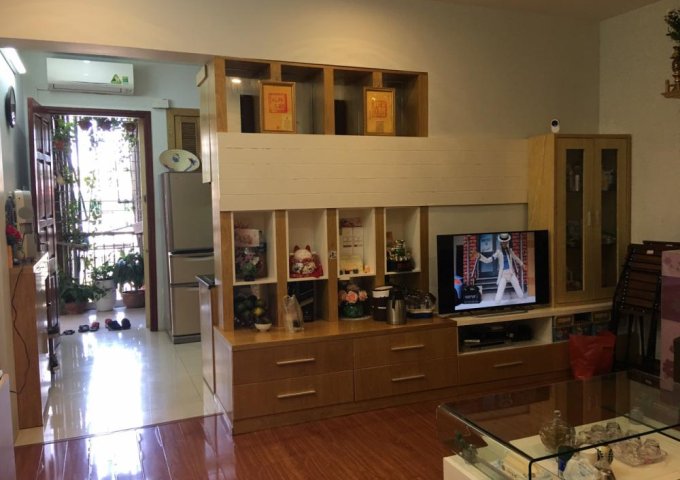 Cần bán căn hộ nhà C1B ngõ 9 phố Hoàng Ngọc Phách, P.Láng Hạ, 70m2, 2PN, 1,88 tỷ