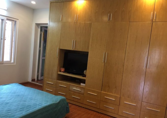 Cần bán căn hộ nhà C1B ngõ 9 phố Hoàng Ngọc Phách, P.Láng Hạ, 70m2, 2PN, 1,88 tỷ