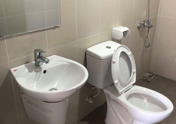 Mở bán căn hộ Sky 9 CT3, tầng thấp, giá 1 tỷ 350tr, view hướng Nam, 65m2, LH: 0906.606.182