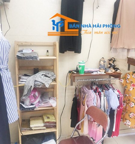Sang nhượng cửa hàng quần áo khu vực ngã tư Quán Toan, Hồng Bàng, Hải Phòng