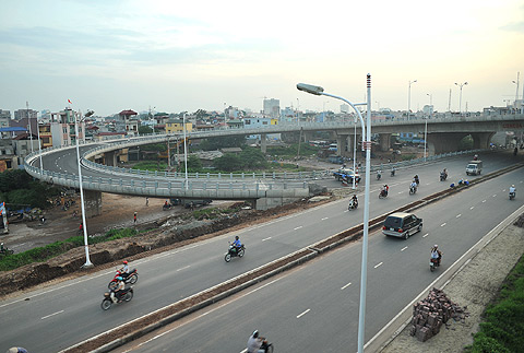 Nhà phố kinh doanh mặt đường Thạch Bàn – Long Biên, chỉ từ 7 tỷ, Lh 0354806613.