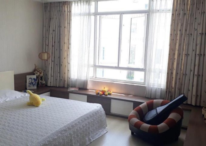 Bán căn hộ cao cấp Lofthouse Phú Hoàng Anh 150m2 3 phòng ngủ tặng nội thất cao cấp view trực diện hồ bơi