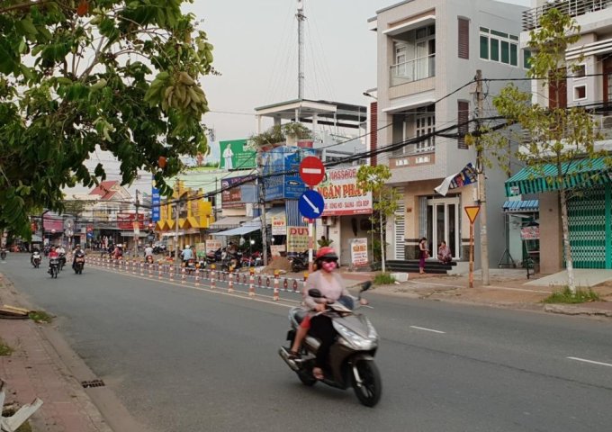 Bán nhà 1 trệt, 1 lầu, hẻm 180 đường Trần Quang Diệu, hẻm xe hơi, giá 1.9 tỷ