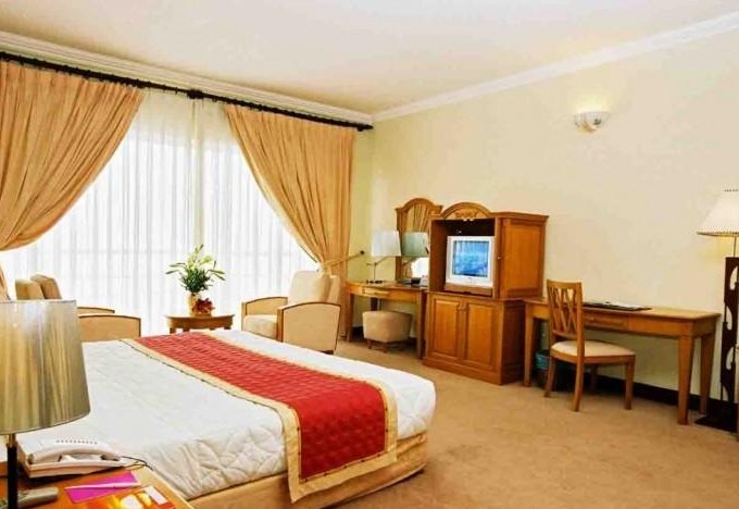 Bán khách sạn mặt phố Kim Đồng, Giải Phóng, nhà 6 tầng, 20 phòng, giá 25 tỷ. 