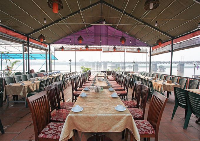 Cho thuê nhà hàng DT 2.000m2, khu ẩm thực Ngọc Lâm - Long Biên