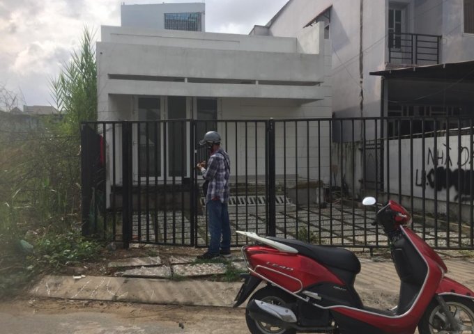 Bán nhà mặt tiền hẻm 1508 Lê văn Lương, Nhơn Đức, Nhà Bè, DT 6,4x30m. Giá 4,3 tỷ