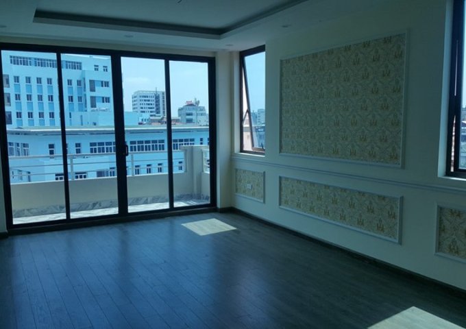 Cho thuê nhà mặt phố Hoàng Văn Thái, Thanh Xuân, giá 50tr, nhà 6 tầng mới đẹp, có thang máy