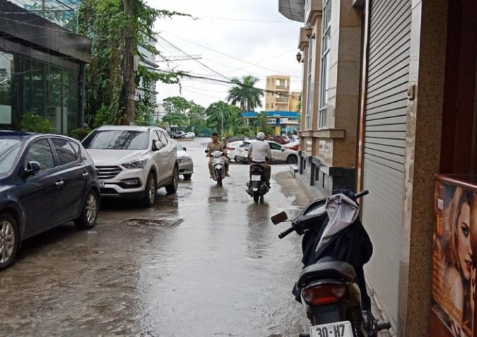 Bán nhà mặt phố tại đường Dương Đình Nghệ, Cầu Giấy, Hà Nội diện tích 45m2, giá 11 tỷ