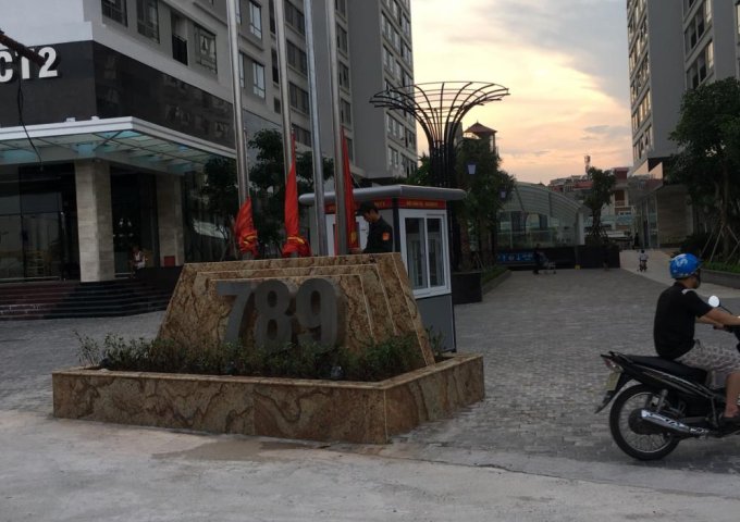 Chính chủ bán gấp căn hộ CC 789 Xuân Đỉnh, tòa CT1, DT 60,3m2, 30 triệu/m2. LH: 0869017256