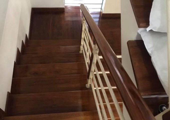 Bán nhà đẹp mặt ngõ 165 Xã Đàn, 50 m2, 5 tầng, mặt tiền 5.7m, ô tô vào nhà