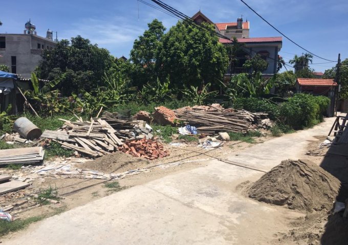 Cần bán đất khu giãn dân thôn Ngọc Động, xã Đa Tốn, mặt tiền 6,35m có 2 mặt tiền đẹp