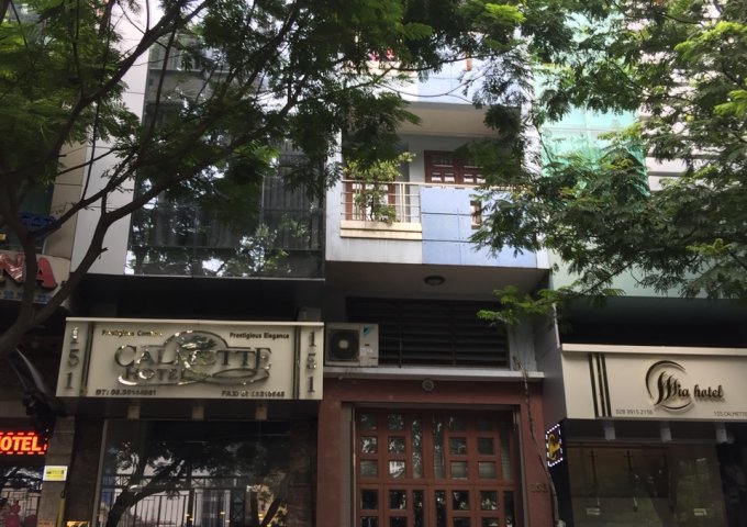 Chủ nhà bán MT 151 Calmette Quận 1, DT: 4m x 18m 8 lầu Thang Máy. Thu về 400 triệu. KMG