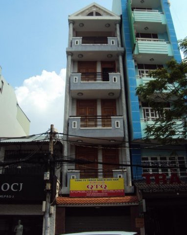 Bán nhà mặt phố đường Hòa Hưng, DT 6x17m, giá hơn 15 tỷ
