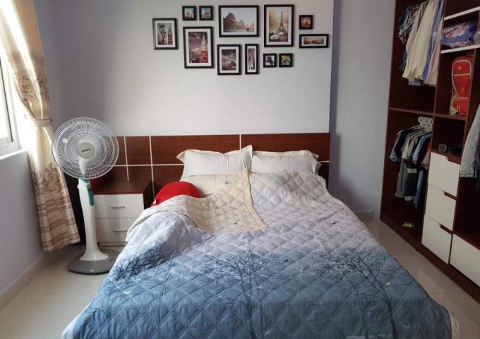 Cần bán căn hộ Happy City, Bình Chánh, DT 67m2, 2PN, tặng nội thất