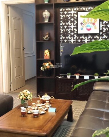 Bán gấp CHCC gần Vincom Long Biên, 2PN, giá chỉ từ 800tr, VAT và nội thất, đầy đủ tiện ích nội khu