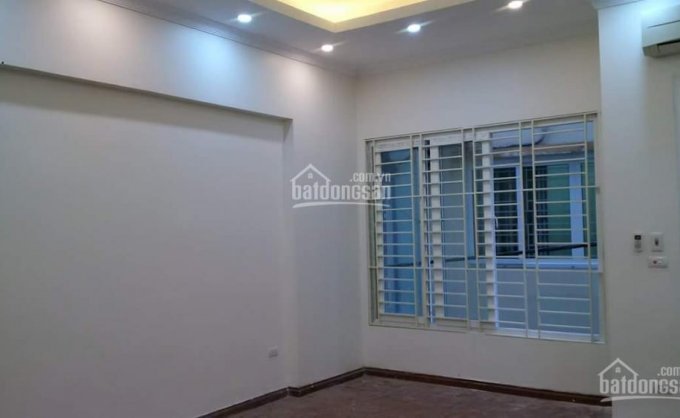 Bán gấp nhà mặt ngõ 201 Trần Quốc Hoàn, DT 70m2 x 5T mới, giá 9 tỷ, đường 7m