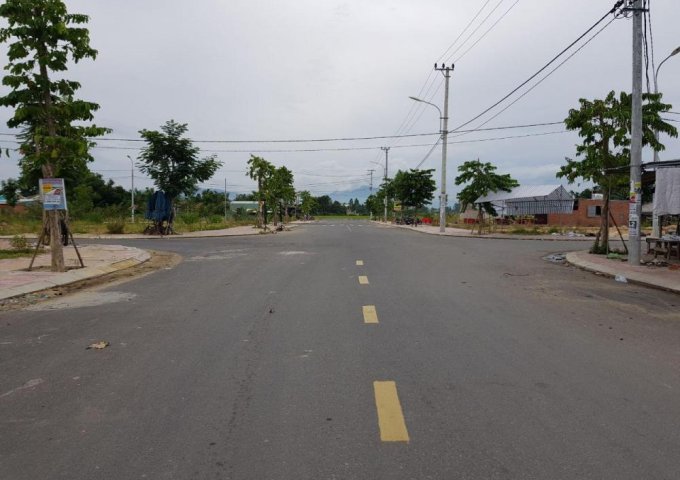 Mặt tiền đường Quốc lộ 1A, 781 triệu, sát chợ 30m, tấp nập mua bán