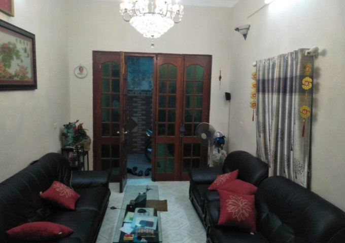 Bán nhà ngõ 260 Bạch Mai, Hai Bà Trưng, 32m2, 3 tầng, cách phố Bạch Mai đúng 30m, giá 1.5 tỷ