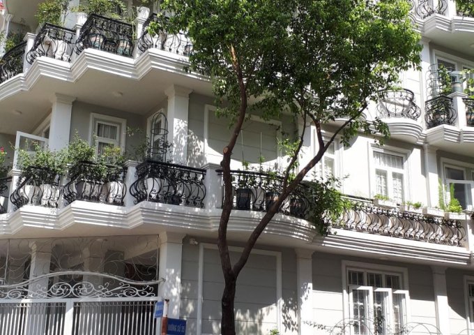 Bán nhà đẹp, hầm, 3 lầu, góc 2 mặt tiền đường 32, KDC An Phú Hưng, phường Tân Phong, quận 7