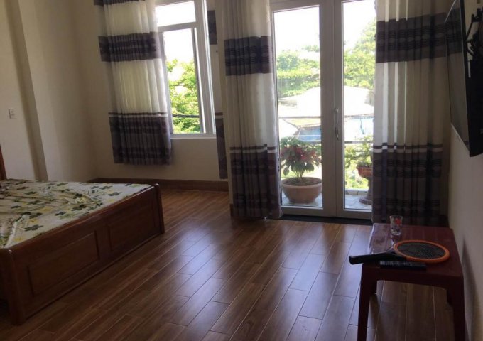 Cho thuê nhà nguyên căn kiệt 207 Tô Hiệu, Đà Nẵng, DT: 5x20m, 3 tầng, 2PN, 1 phòng làm việc