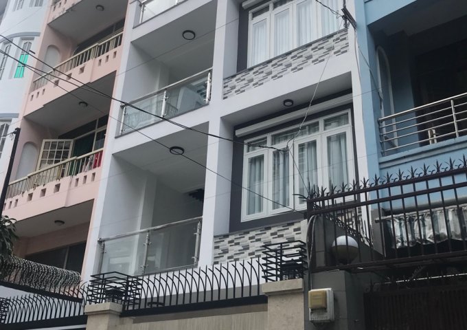 Bán nhà mặt tiền 15 Trần Minh Quyền, phường 10, quận 10