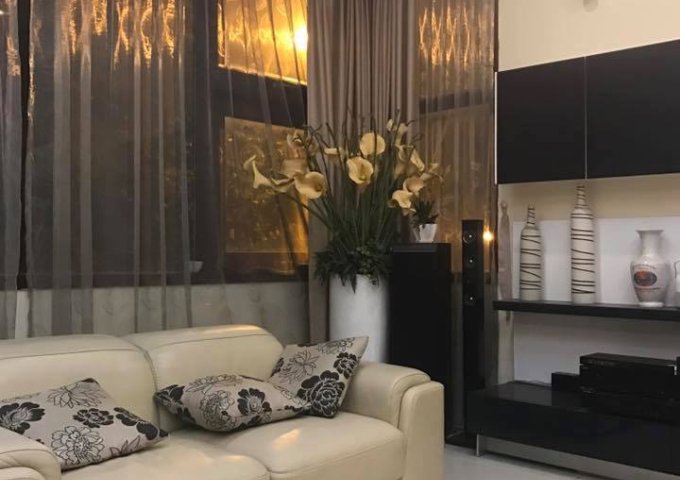 Cho thuê nhà ngõ 45 đường ven Hồ Ba Mẫu. Liên hệ 0971508756