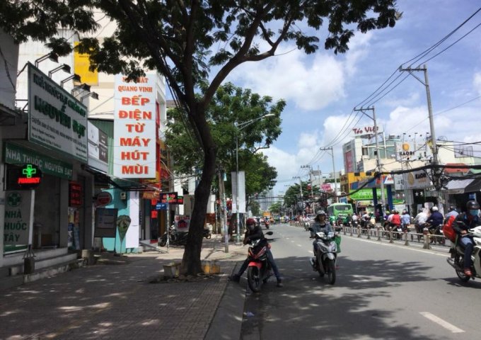 Bán nhà 417 Nguyễn Thị Thập, Tân Phong, DT 10x27m