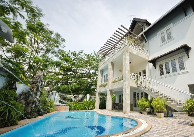 Bán villa thiết kế đẹp sang trọng đường Nguyễn Văn Hưởng, Thảo Điền, Quận 2. DT 1000m2, giá 105 tỷ