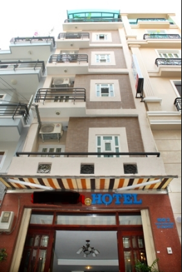 Bán khách sạn Trần Não, Q2. DT: 10mx18m, Hầm + 4 lầu, giá 28 tỷ TL