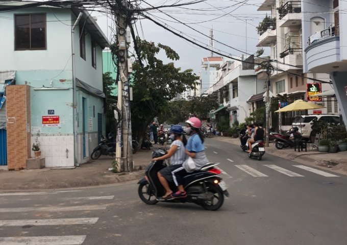 Nhà cấp 4 góc 2 MT đường 14A & 5K khu Cư xá Ngân Hàng, P. Tân Thuận Tây, Q7