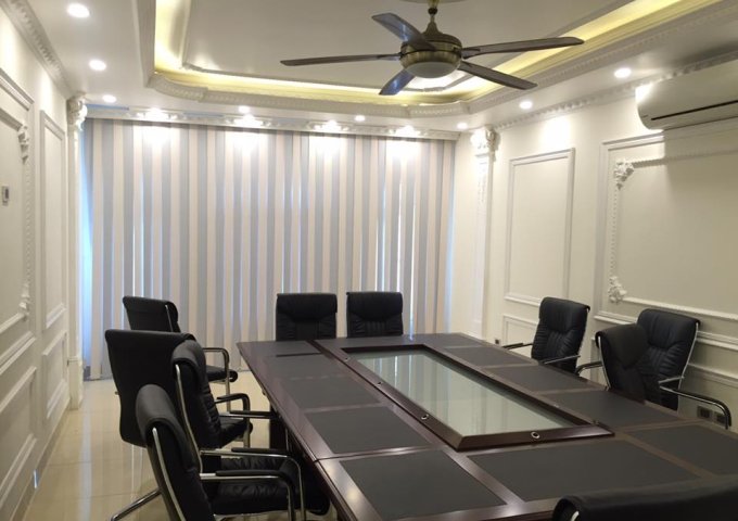 Cho thuê gấp nhà đẹp 130m2, 5 tầng giá phù hợp tại phố Trạm, Long Biên.Lh 0966155870