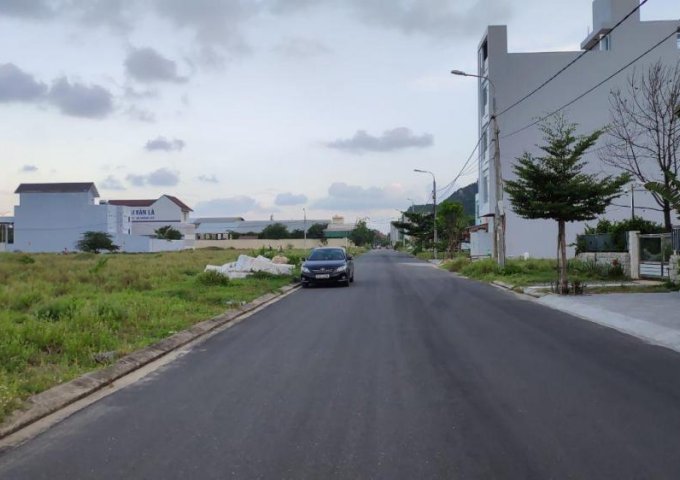 Bán lô đất nối liền sân bay Đồng Hới, trung tâm kinh tế thành phố. Chiết khấu 10%