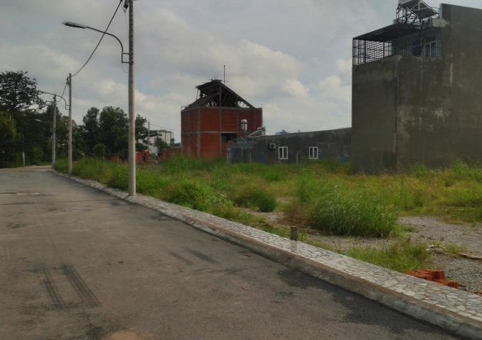 Bán đất trống thổ cư mặt tiền TL 57 phường Thạnh Lộc quận 12