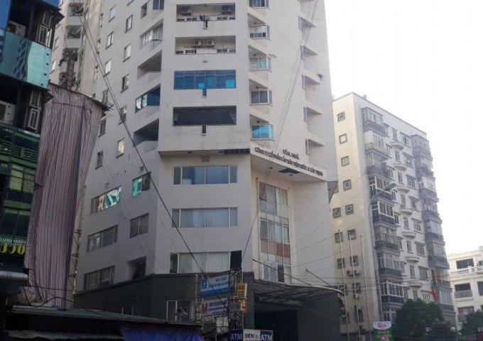 Bán căn hộ 2 phòng ngủ 70m2 tòa nhà 198 Nguyễn Tuân, gần công viên nhân chính 1.8 tỷ