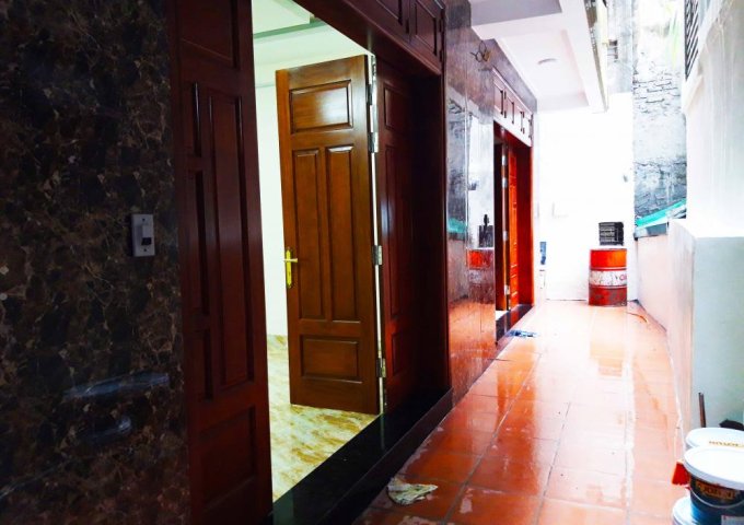 Bán nhà 242 Xã Đàn, Đống Đa, HN, DT 47m2, 5 tầng,giá 3.75 tỷ (Có TL)