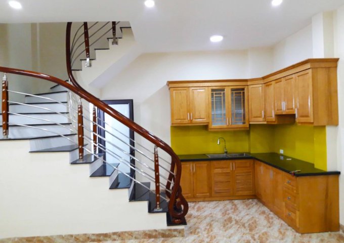 Bán nhà 242 Xã Đàn, Đống Đa, HN, DT 47m2, 5 tầng,giá 3.75 tỷ (Có TL)